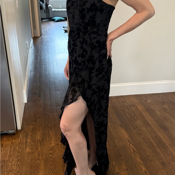 Showpo Black Strapless Velvet Burnout Dress – Elegant Wedding Guest Look - Picture 3 of 8